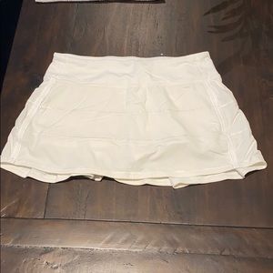 White Lululemon Shirt/shorts size 4